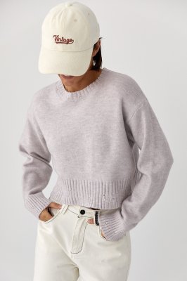 Коротка в'язана кофта з рваним ефектом 2586 лавандовий