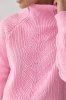 Жіночий в'язаний светр з кісками 260525 рожевий