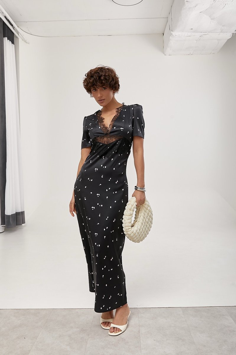 Атласна довга сукня з мереживом 30130 чорний