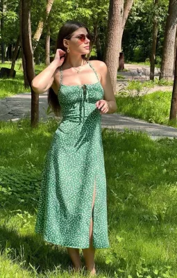 Сарафан довжини міді з розрізом по спідниці смарагдовий з принтом 51406